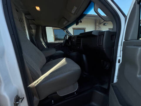 2022 Chevrolet Express 2500