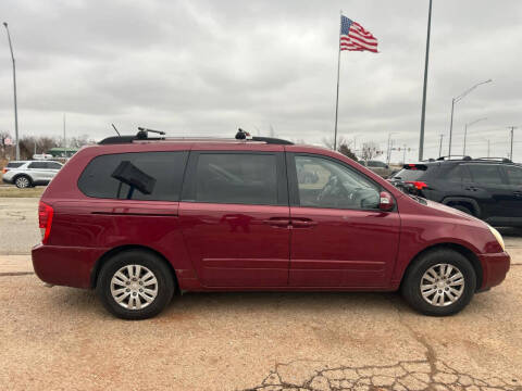 2012 Kia Sedona for sale at BUZZZ MOTORS in Moore OK