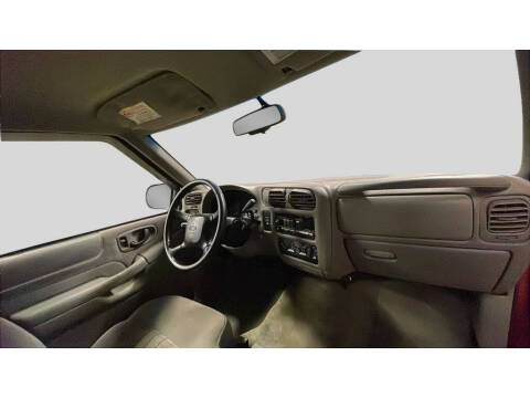 2002 Chevrolet S-10 LS