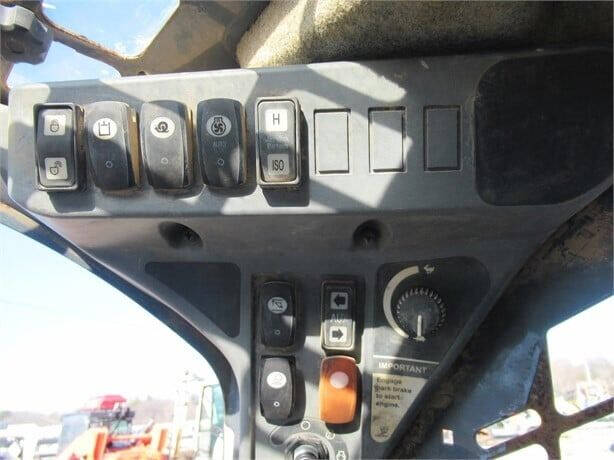 2010 John Deere 323D