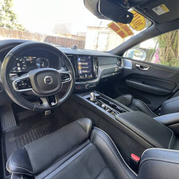 2019 Volvo XC60 T8 eAWD R-Design