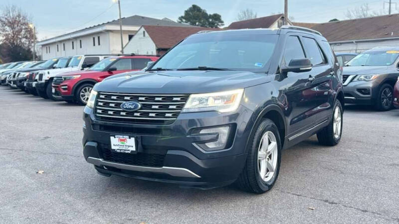 2017 Ford Explorer XLT's photo