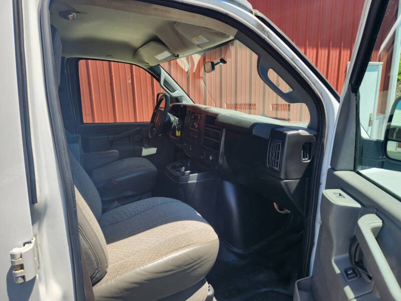 2017 GMC Savana 2500