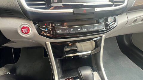 2017 Honda Accord EX-L w/Navi w/Honda Sensing