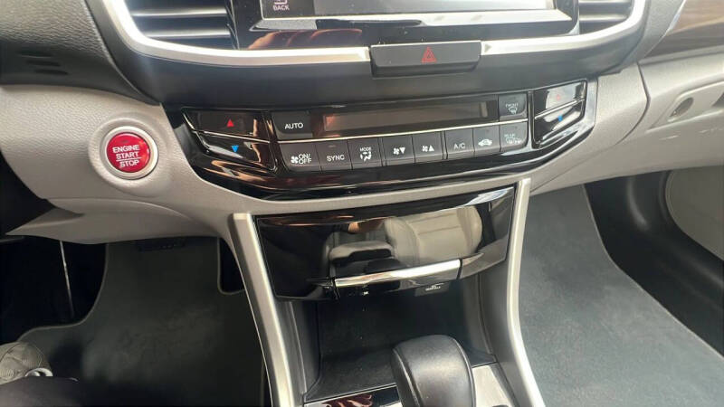 2017 Honda Accord EX-L w/Navi w/Honda Sensing