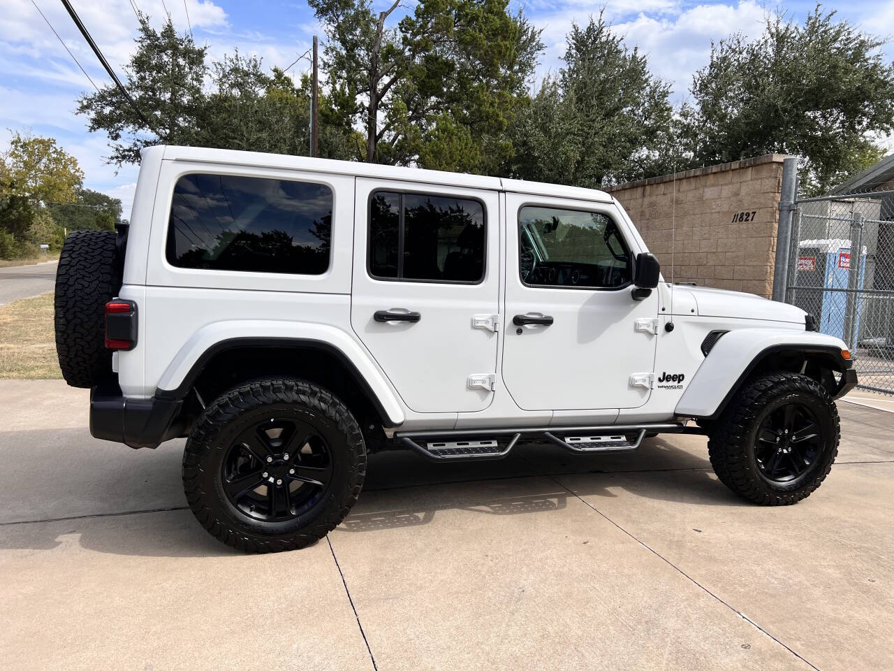 Used Car 2019 Jeep Wrangler Unlimited  Sahara Altitude 4x4 4dr Suv For Sale Under $30,000 In Austin, Texas