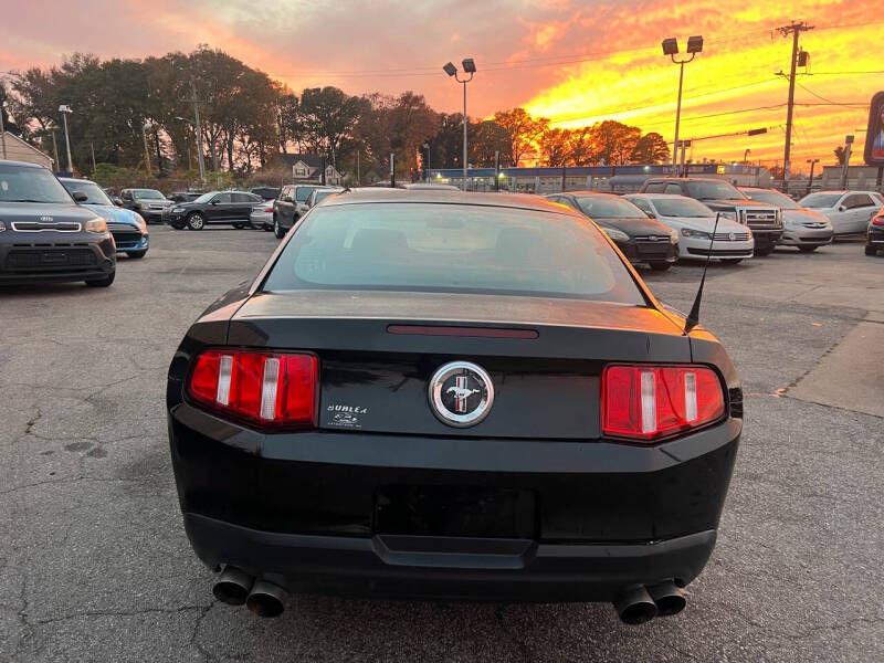 2012 Ford Mustang V6 photo 7