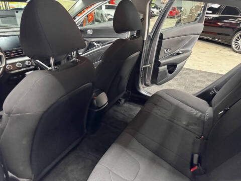 2021 Hyundai Elantra SE