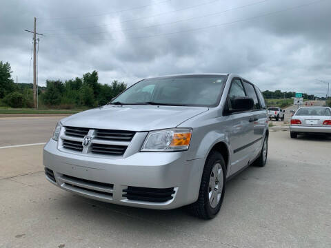 2008 Dodge Grand Caravan for sale at Dutch and Dillon Car Sales in Lee's Summit MO