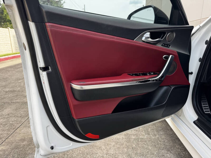 2020 Kia Stinger GT1