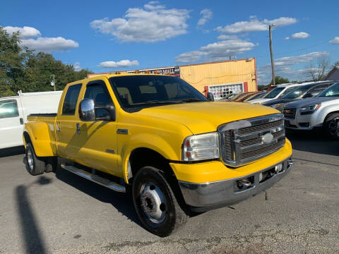 2006 Ford F-350 Super Duty for sale at Virginia Auto Mall in Woodford VA