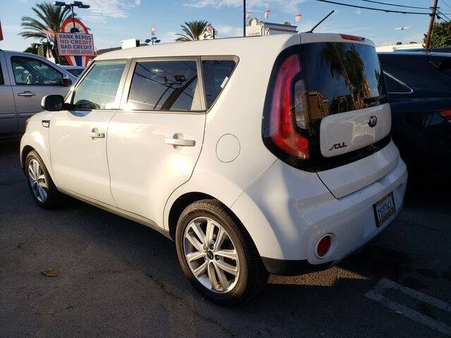 2017 Kia Soul +