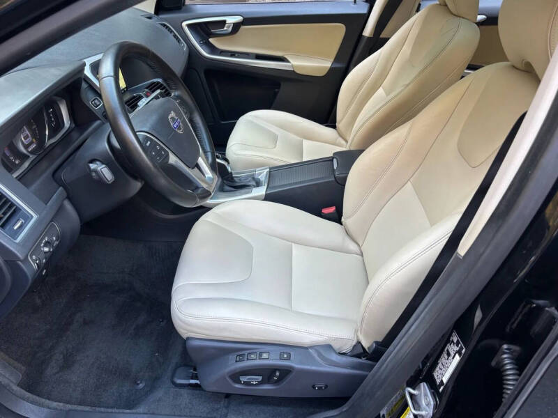 2016 Volvo XC60 T6 Drive-E