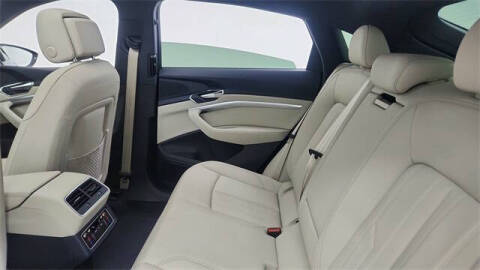 2024 Audi Q8 Sportback e-tron quattro Premium S line