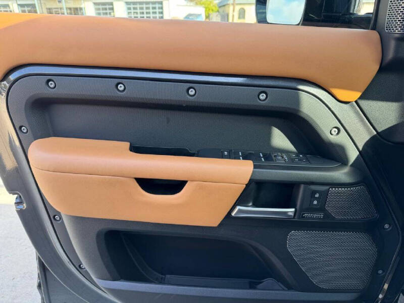 2023 Land Rover Defender 110 V8