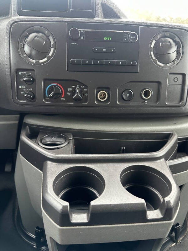 2011 Ford E-Series E-350 SD XL