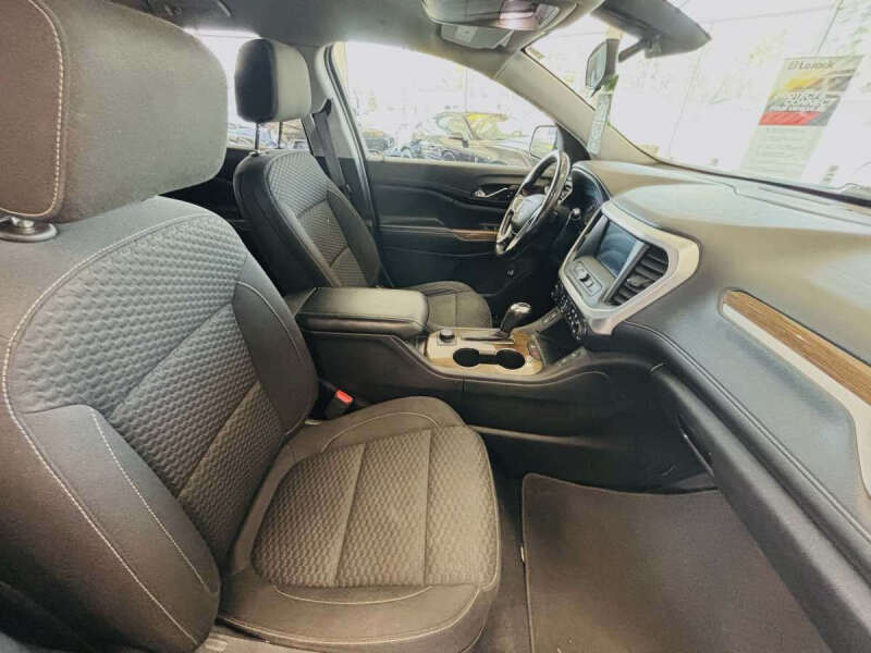 2019 GMC Acadia SLE-2