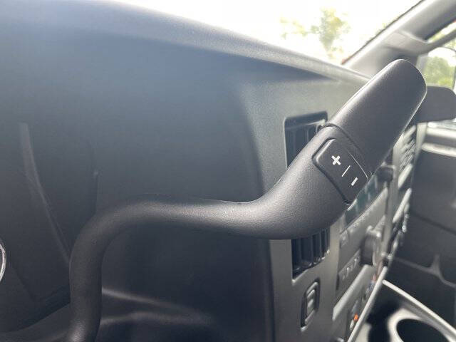 2025 Chevrolet Express 2500