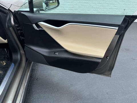 2015 Tesla Model S 85D