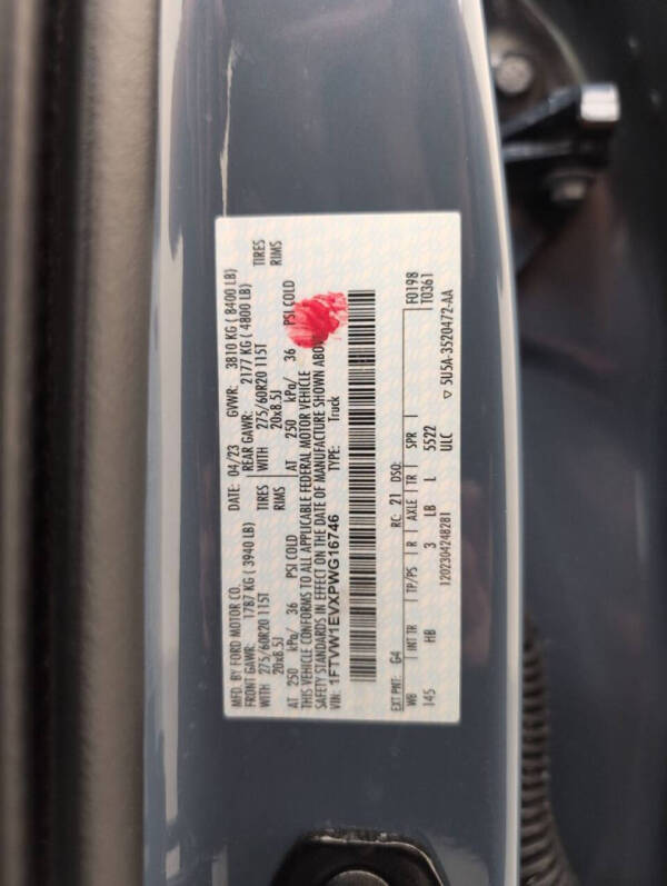 2023 Ford F-150 Lightning Lariat