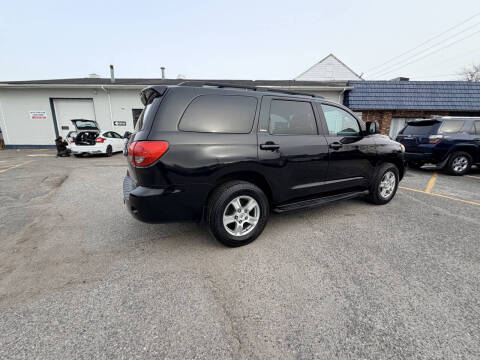 2013 Toyota Sequoia SR5