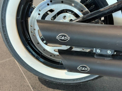 2022 Harley-Davidson FXBBS