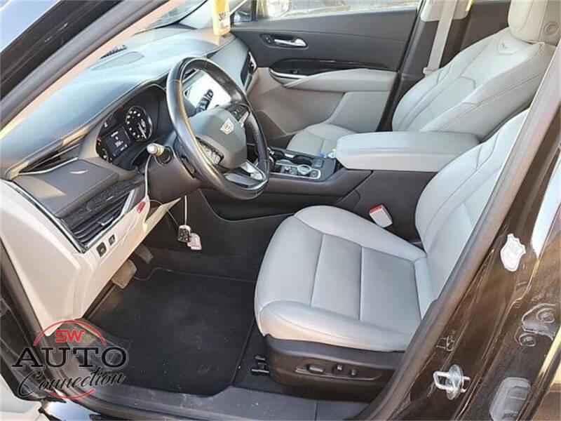 2023 Cadillac XT4 Premium Luxury