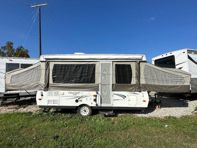 2015 Forest River Flagstaff 246D for sale at Kentuckiana RV Wholesalers in Charlestown IN