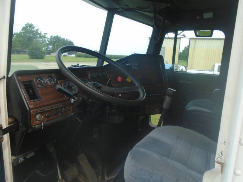 1990 Freightliner CONVENTIONAL FLD