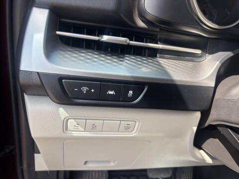 2023 Kia Carnival LX