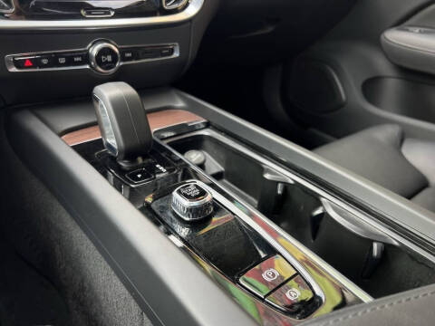 2023 Volvo S60 B5 Ultimate Bright Theme