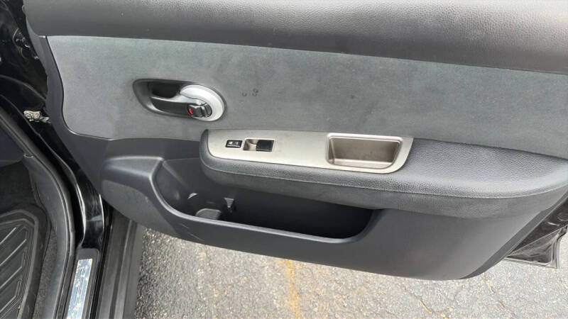 2012 Nissan Versa 1.8 S