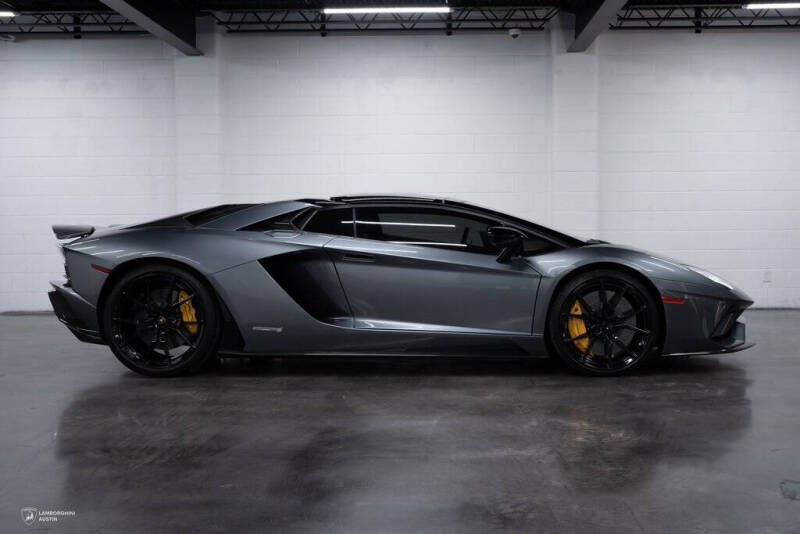 2019 Lamborghini Aventador LP 740-4 S