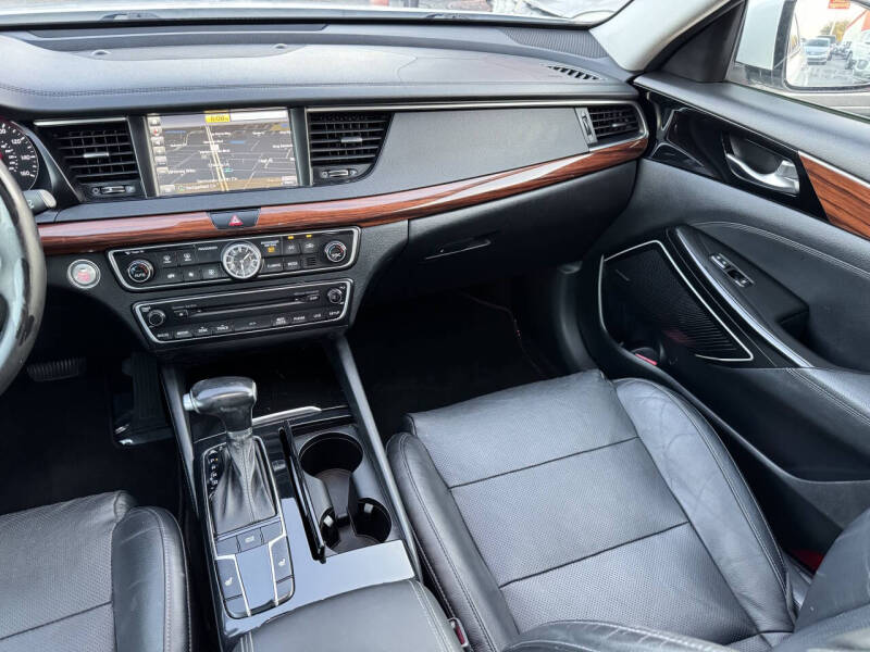 2017 Kia Cadenza Premium