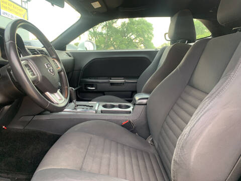 2013 Dodge Challenger SXT Plus