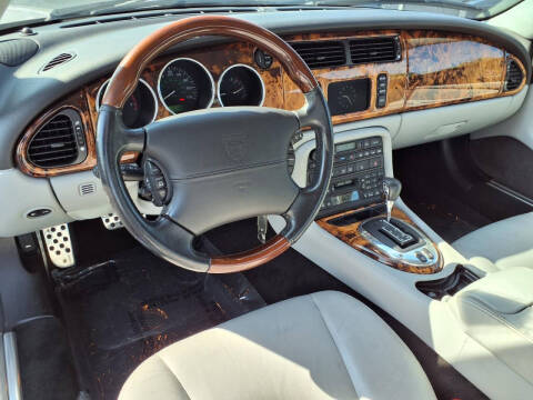2005 Jaguar XKR