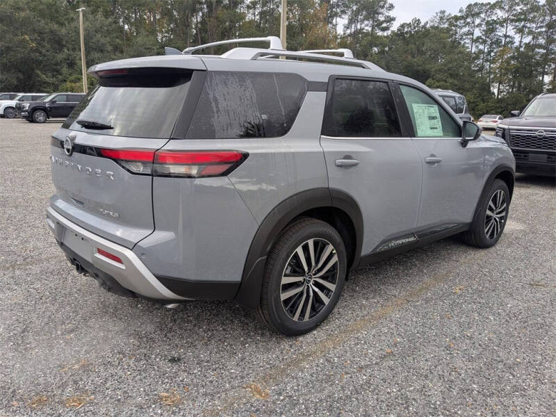 2025 Nissan Pathfinder Platinum