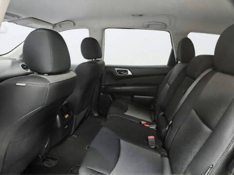 2020 Nissan Pathfinder SV
