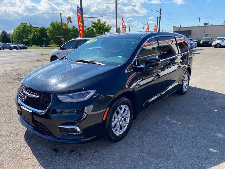 2023 Chrysler Pacifica Touring L