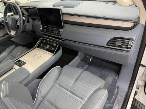 2022 Lincoln Navigator Black Label