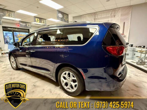 2017 Chrysler Pacifica Touring-L Plus