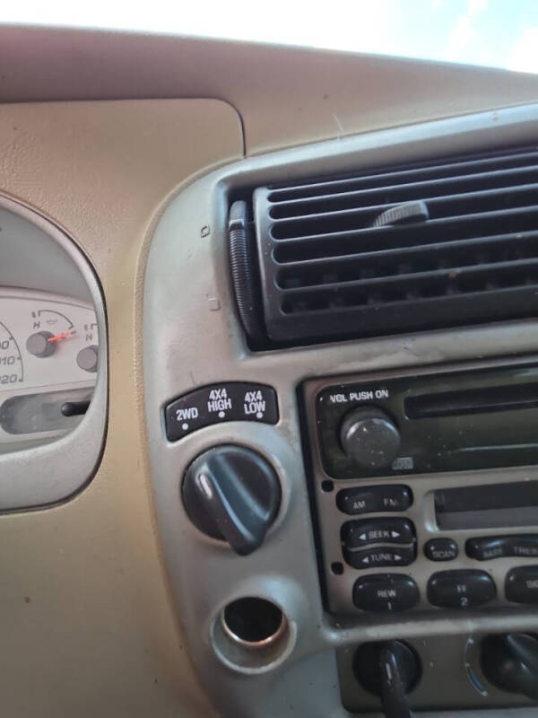 2004 Ford Explorer Sport Trac Adrenalin