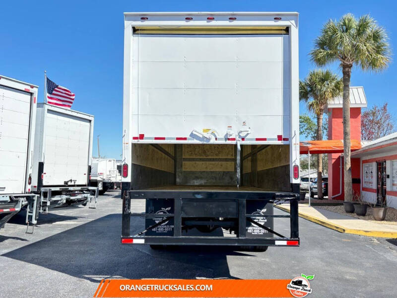 2018 Freightliner M2 106
