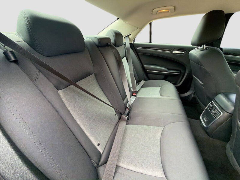 2023 Chrysler 300 Touring