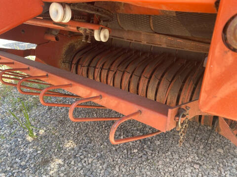 Hesston 745