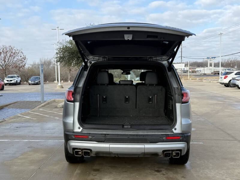 2024 GMC Acadia Elevation