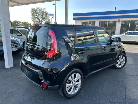 2016 Kia Soul +