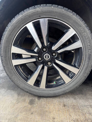 2019 Nissan Kicks SR