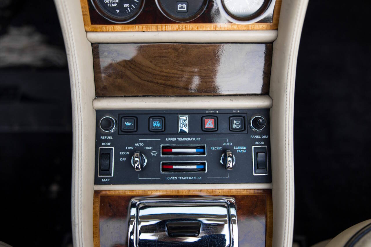 1991 Rolls-Royce Corniche 23