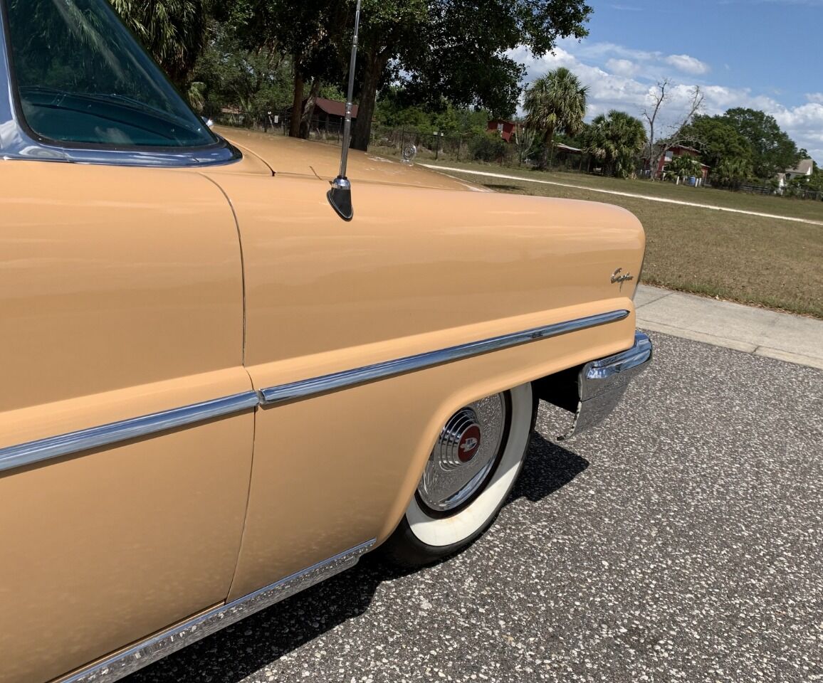 1957 Lincoln Capri 34